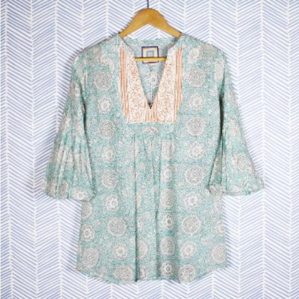 Upscale Alicia Bell Women's Top